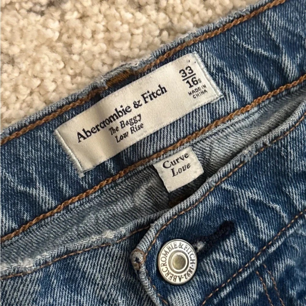 Abercrombie & Fitch Curve Love Low Rise Baggy Jean Medium Wash Size 16 Plus Size